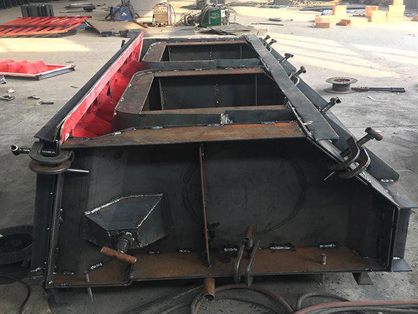 生態(tài)框護坡模具